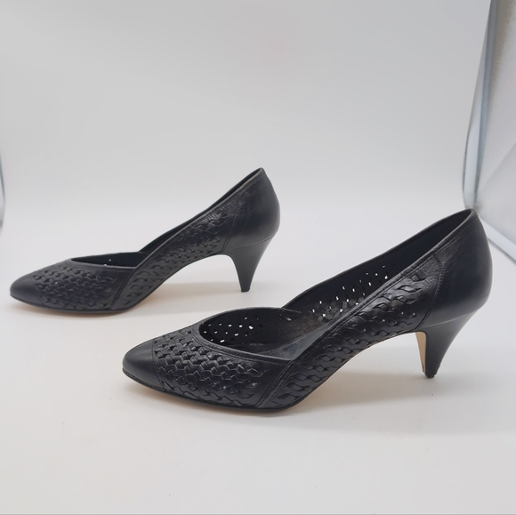 Vintage Cheryl Tiegs Sz 8.5 Black Leather Cut work Women's Heels - Picture 4 of 8